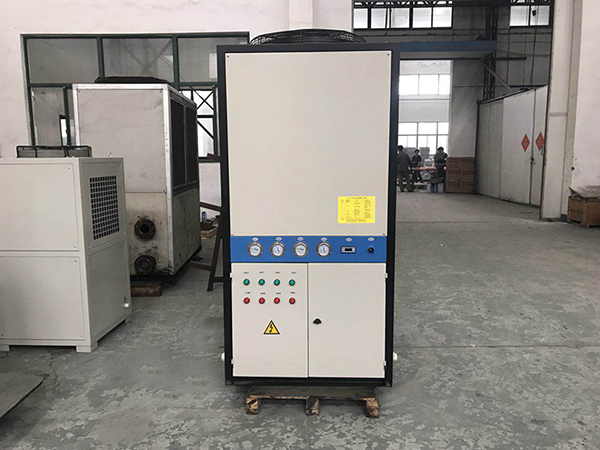 油冷機(jī)廠家安裝配管注意的細(xì)節(jié) 油冷機(jī)廠家安裝配管注意的細(xì)節(jié)