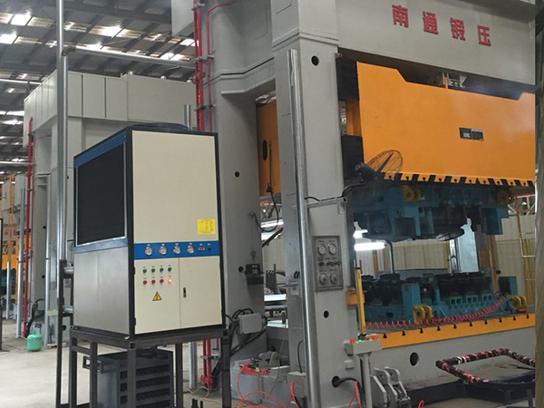 油冷機(jī)廠家如何開展維修保養(yǎng) 油冷機(jī)廠家如何開展維修保養(yǎng)